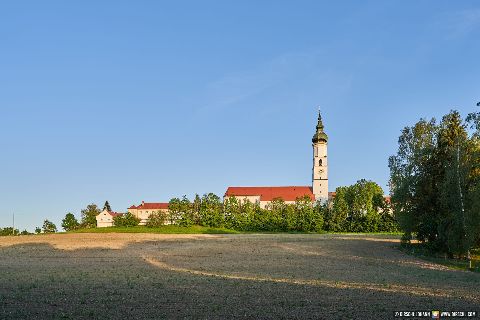 Gemeinde Neumarkt_St._Veit Landkreis Mühldorf Pfarrkiche St. Vitus Kloster Sankt Veit an der Rott (Dirschl Johann) Deutschland MÜ